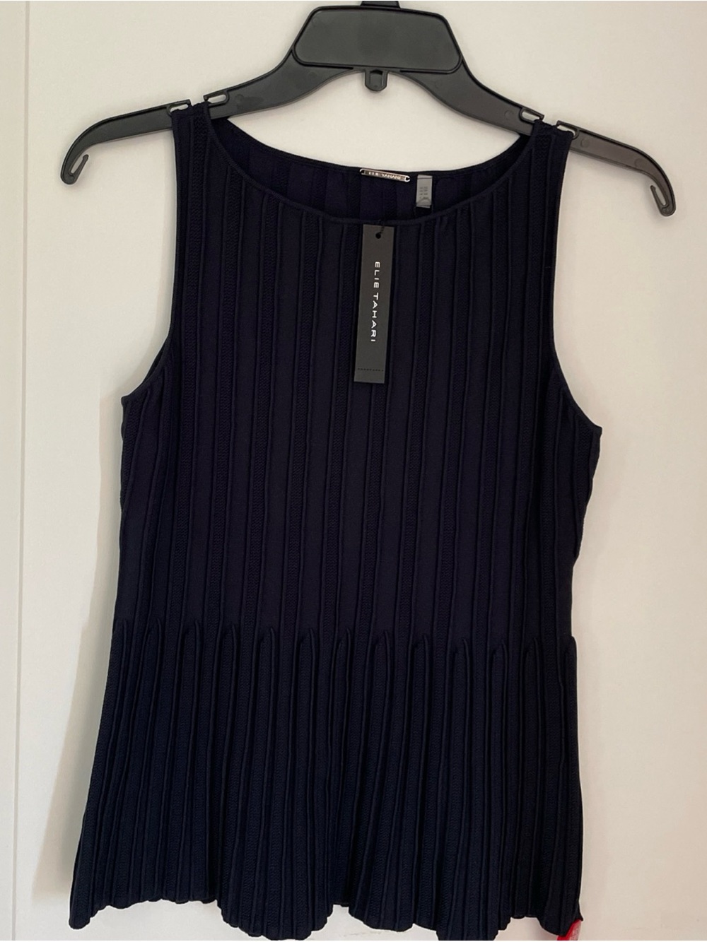 NWT Elie Tahari Women’s Soft Sweater Knit Tank Top In Navy Size XS